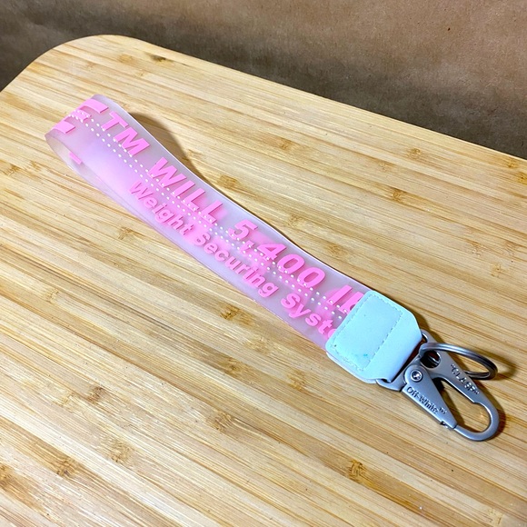 Off-White Accessories - Pink Off-white keychain